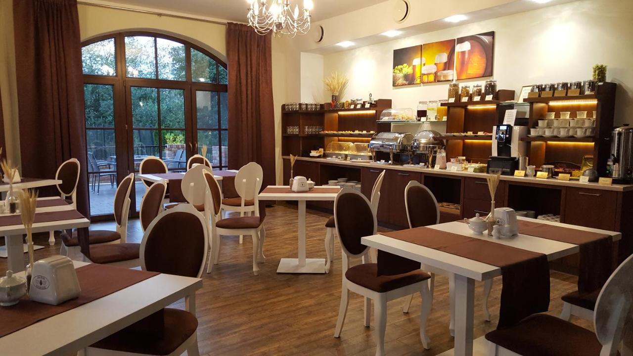 Dworek Nad Stawem & Laznia Piwna أوستروف مازوفيتسكا المظهر الخارجي الصورة